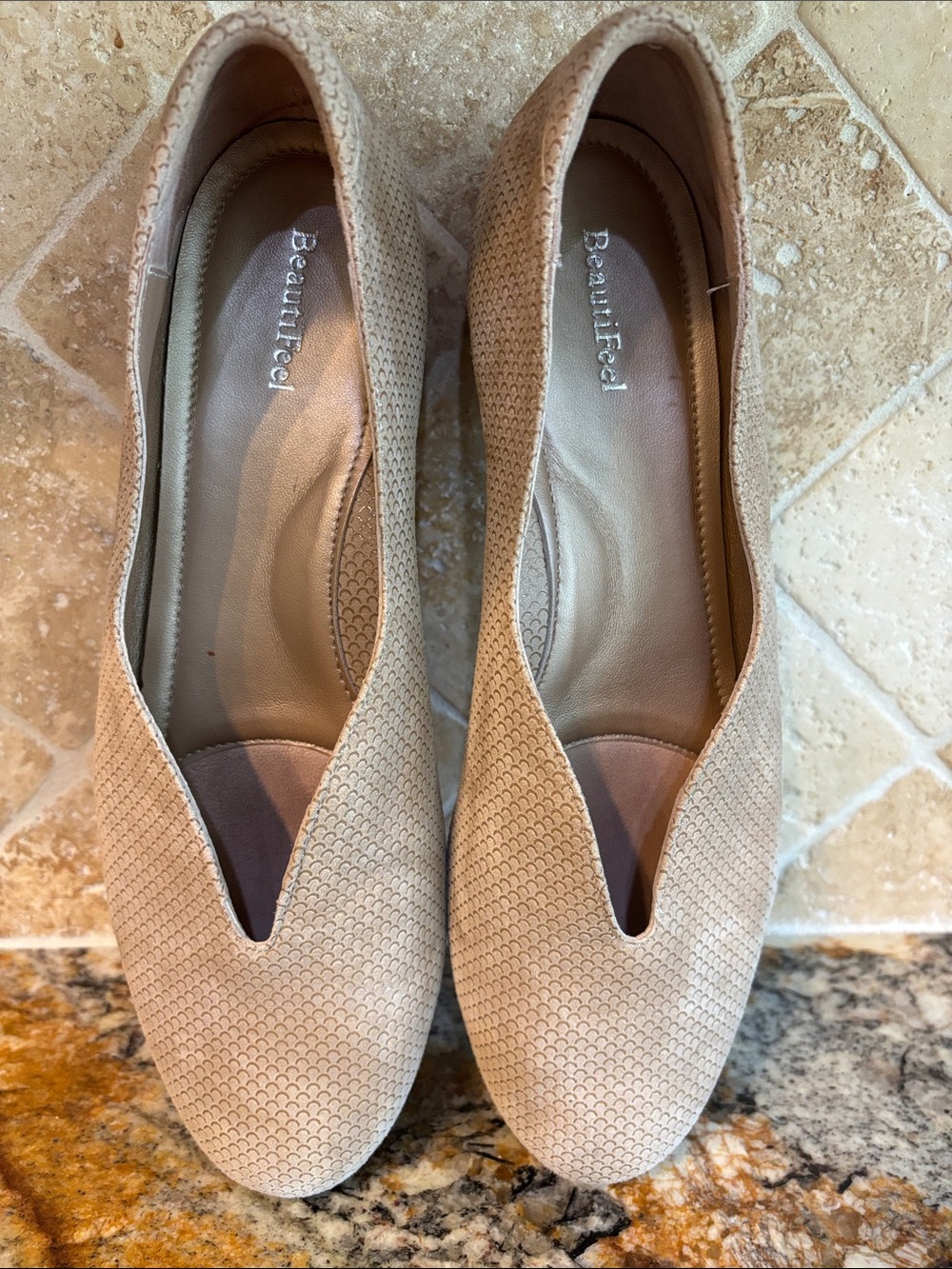 BeautiFeel Beige Textured Slip-On Flats Women’s 39 1/2